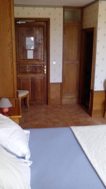 Chateau Sainte Marie Hotel Dompierre-sur-Charente Buitenkant foto