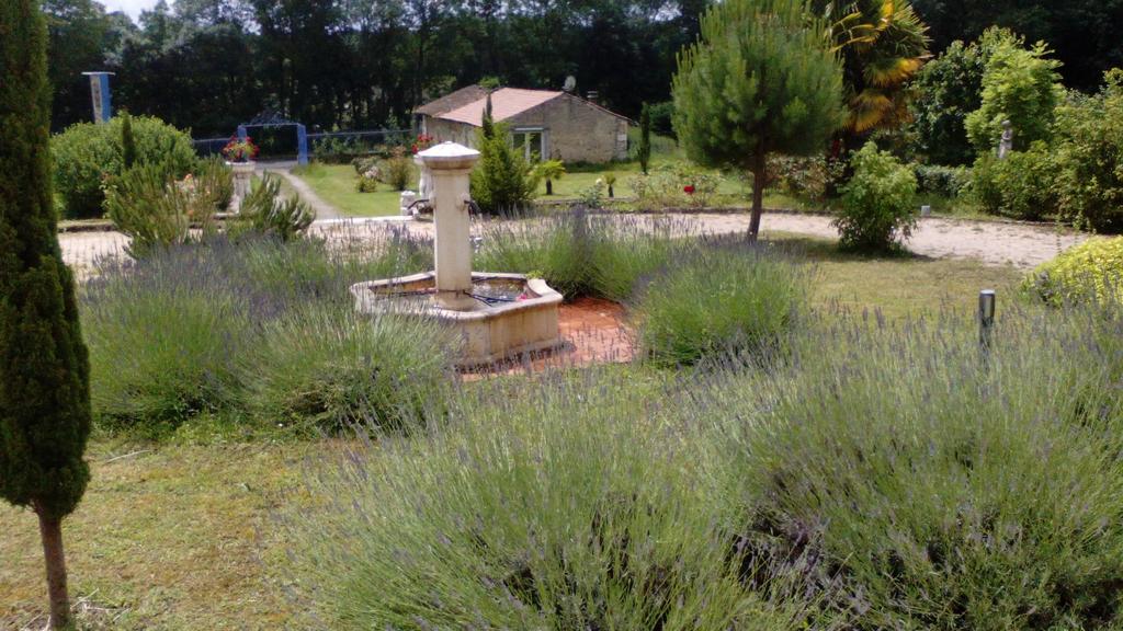 Chateau Sainte Marie Hotel Dompierre-sur-Charente Buitenkant foto